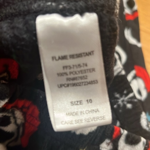 Disney night before Christmas 2 piece sleep set size 10. - Picture 4 of 6